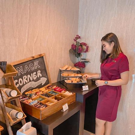 News Hotel Waru Sidoarjo Kültér fotó