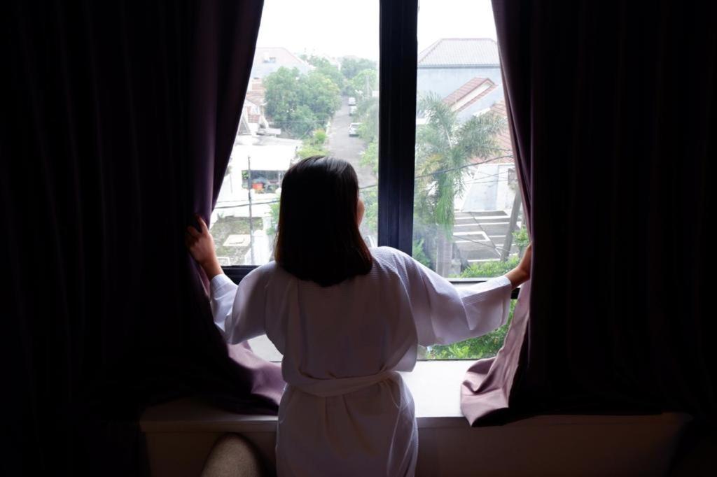News Hotel Waru Sidoarjo Kültér fotó
