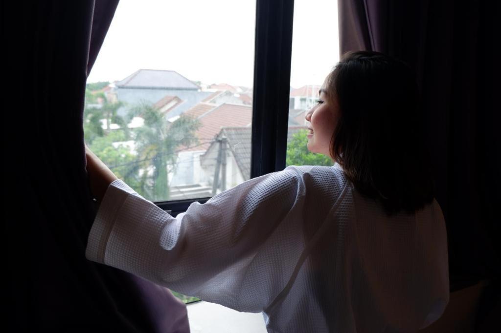 News Hotel Waru Sidoarjo Kültér fotó
