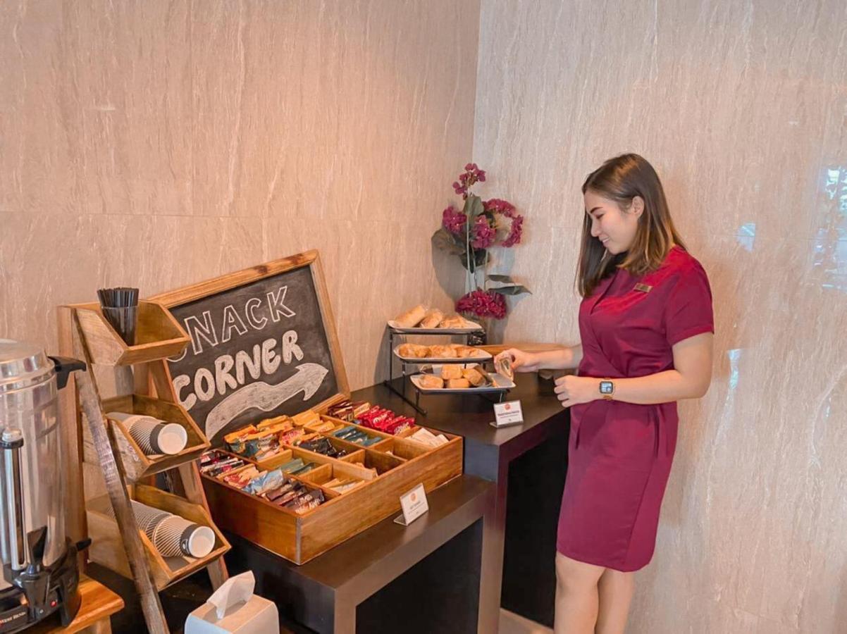 News Hotel Waru Sidoarjo Kültér fotó