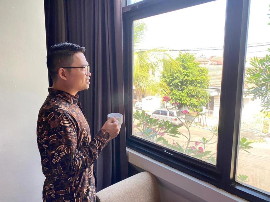 News Hotel Waru Sidoarjo Kültér fotó