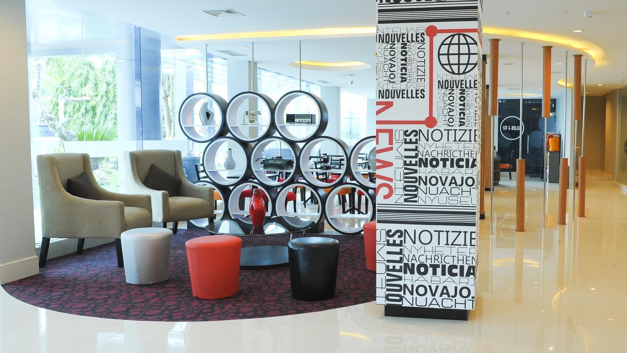 News Hotel Waru Sidoarjo Kültér fotó